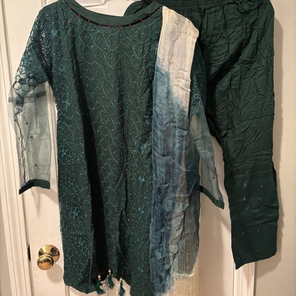 Pakistani Indian dress shalwar kameez